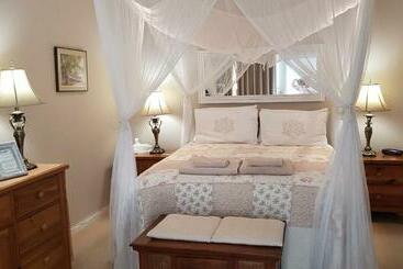 بنسيون Papillon Guest Suite