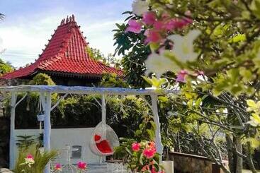 فندق Mirabelle Joglo Village