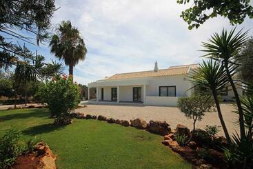 مبيت وإفطار L&f House