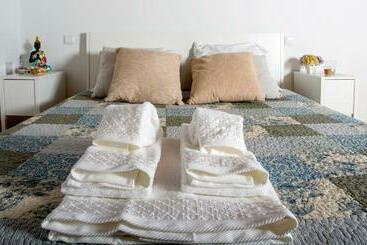 تختخواب و صبحانه Casa Amarela