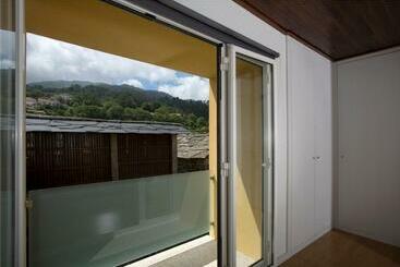 تختخواب و صبحانه Casa Amarela