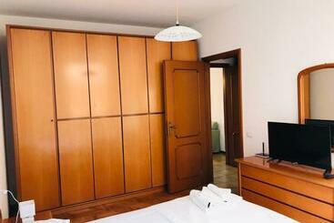تختخواب و صبحانه Conte Durini Apartments & Rooms