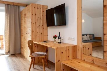 هتل Garni Zatzerhof