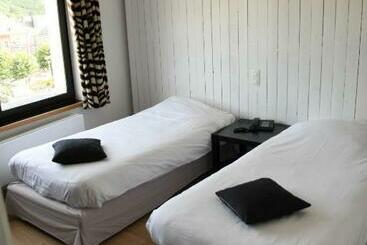 هتل L Auberge Saint Remacle
