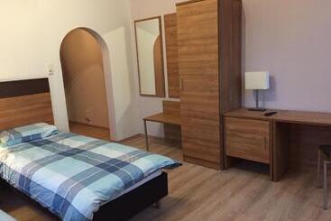 پانسیون Jujhar S Gästehaus