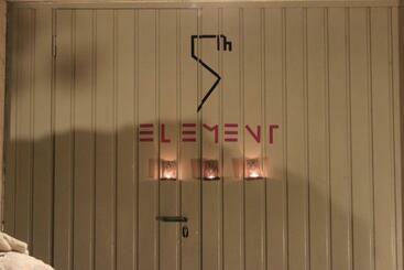 هاستل 5th Element Beach House Caparica