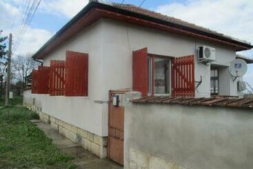 膳宿费 Ivanovo , Rooms For Rent For 24 Hours, Separate Kitchen, Sauna, Hydromassage Bath, Indoor Parking, T