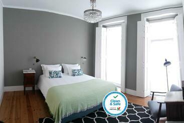 تختخواب و صبحانه Alcaçaria Do Bairro