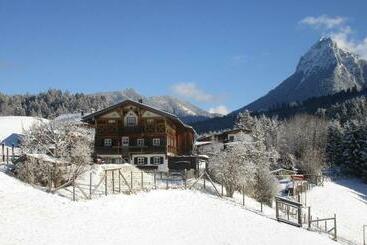 בית מלון כפרי Achentaler Bauernhäusl