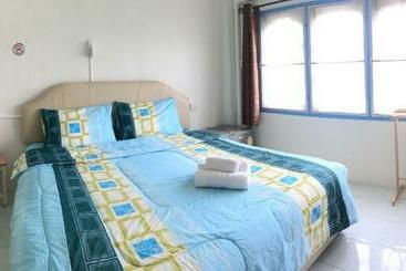 پانسیون Happy Home Guest House