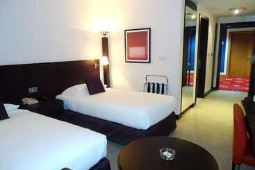 فندق Al Jazira Club