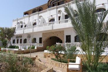 هتل Blue Beach Club