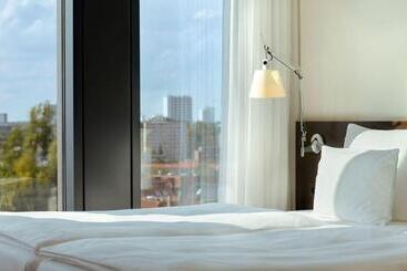 فندق Empire Riverside