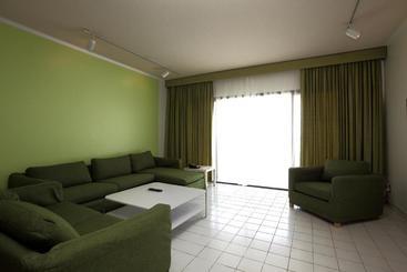 ホテル Golden Tulip Dana Bay Resort  Families ,للعائلات