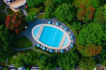 هتل Iguassu Holiday