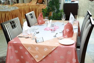 هتل Sharjah Palace