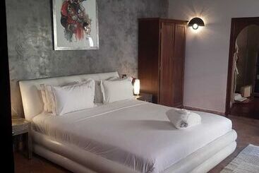 Riad Les Ammonites And Spa