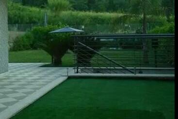 تختخواب و صبحانه Villa Angela