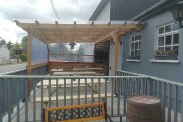 פנסיון Grangegeeth Inn