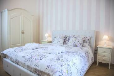 Bed and Breakfast La Perla   Chic Accommodation