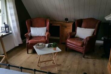 تختخواب و صبحانه Bed En Breakfast Gees