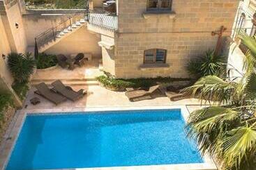 تختخواب و صبحانه Gozo Spirit