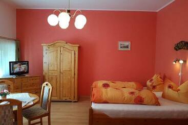 פנסיון Haus Andrea