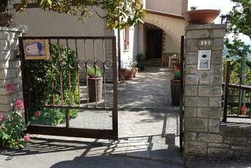 Пансион Le Casette Di Civitella La Casa Di Nonna Giulia