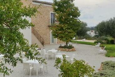 פנסיון Uliwood