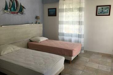 住宿加早餐 Chambre Dans La Pinède