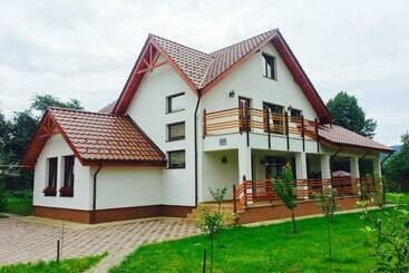 בית מלון כפרי Pensiunea Tania Nora