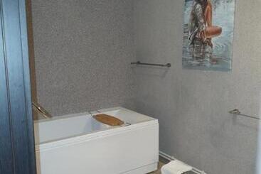 بنسيون Hanu Lu Mos Opinca