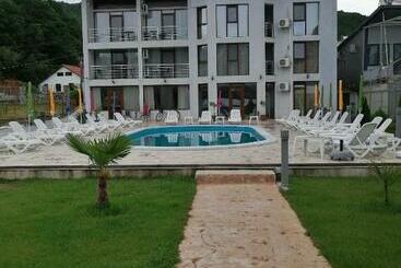 膳宿费 Vila Hercules