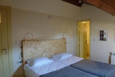 Canvas Atelier Hostel