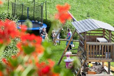 בית מלון כפרי Hölzlhof