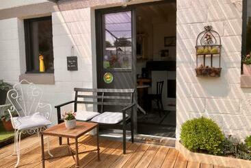 تختخواب و صبحانه Le Grenier Du Jardin