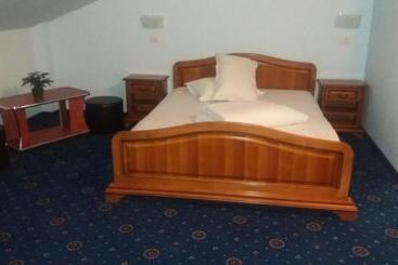 Отель Corneliuss