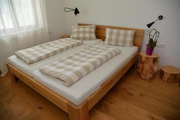 호스텔 Gästezimmer Buchegger