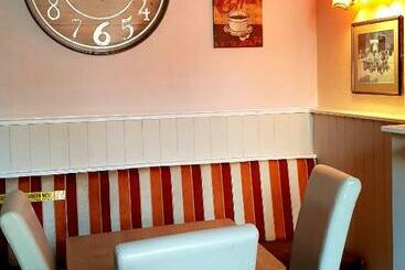 هاستل The Pelican Inn