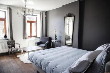 צימר La Maison En Pierre