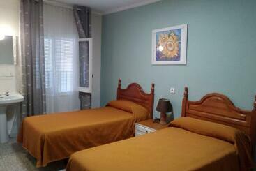 پانسیون Hostal ávila