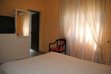 پانسیون Hostal ávila