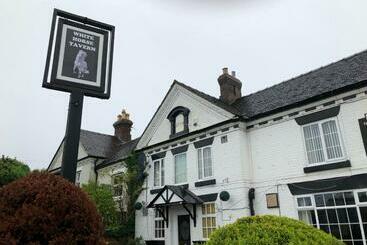 ベッドアンドブレックファースト White Horse Tavern