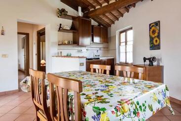 ホテル Agriturismo Lo Strettoio