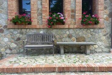 בית מלון כפרי Agriturismo Riparossa