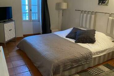 Profitez Des Fêtes De Fin D Année En Louant  Pegau B&b   Châteauneuf Du Pape