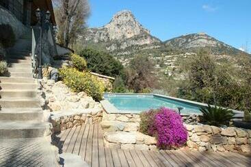 住宿加早餐  Au Pied Des Baous