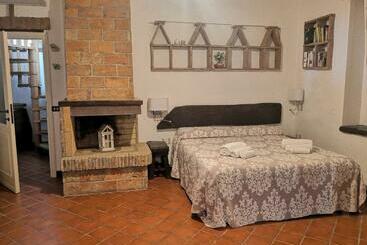 تختخواب و صبحانه Il Torrione