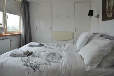住宿加早餐  Pension  T Hofje 350 Meter Van Het Strand
