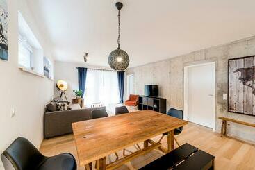 Fleischerei   Apartments, Cafe & Weinbar